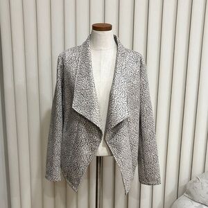 HYFVE faux suede leopard open front asymmetrical jacket blazer 4 pockets NWOT L